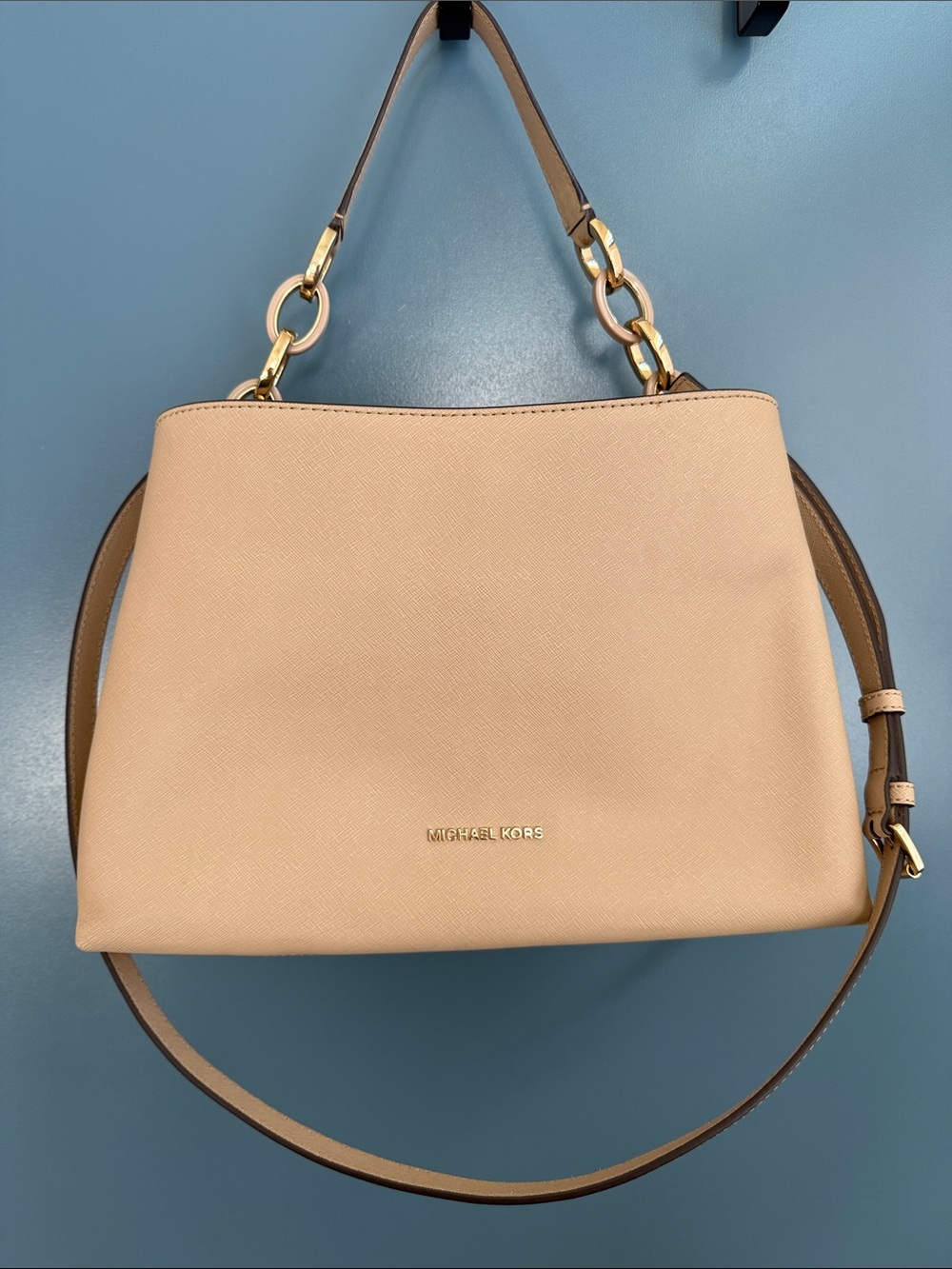 Michael Kors Cream Shoulder Bag with Gold Hardware